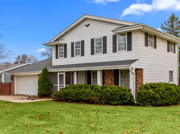 1858 Thomas DRIVE, East Troy, WI 53120