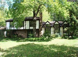 3001 Hemlock Dr, Willoughby Hills, OH 44094