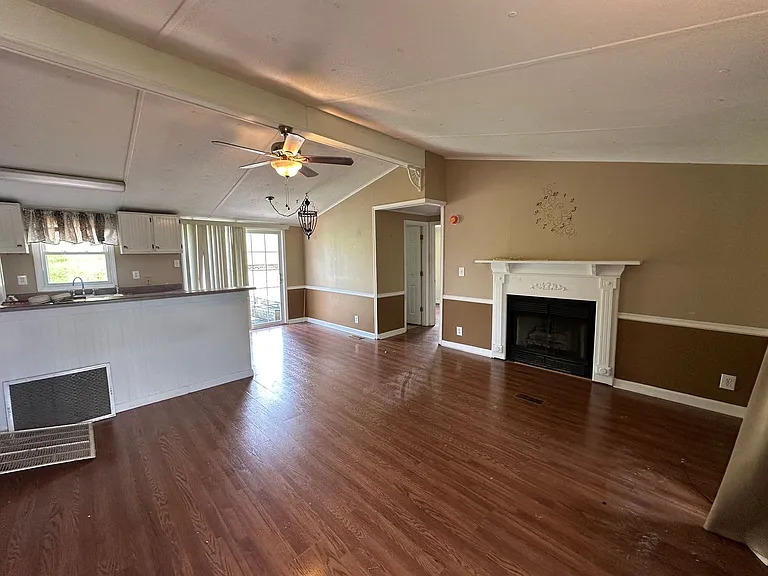 955 Beaver Dr — Photo 5