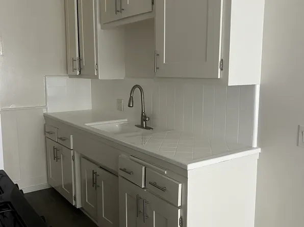 11555 Riverside Dr APT 3, North Hollywood, CA 91602