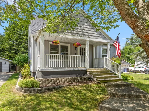 1221 Whitmore Ave NW, Grand Rapids, MI 49504