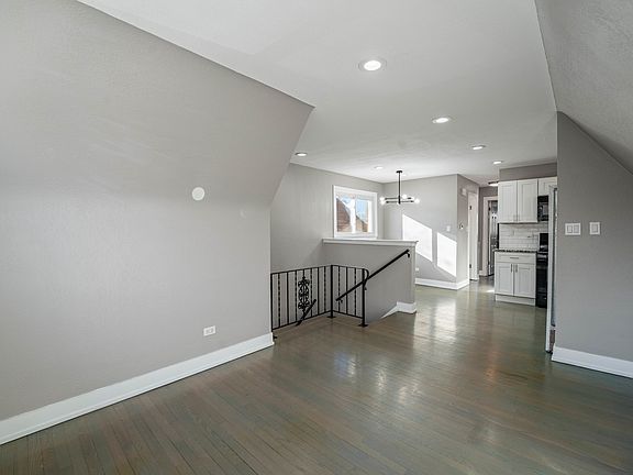 4th image of 1514 East Ave