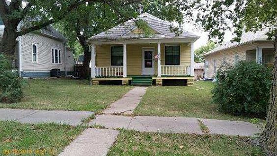 1st image of 404 Huntress St