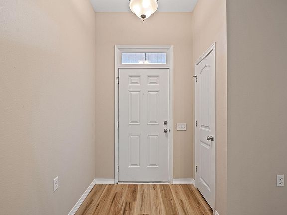 5th image of 8899 Abbington Dr