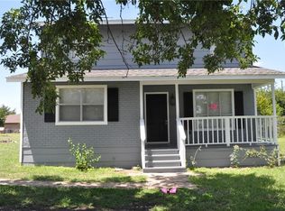 1219 Hillview Dr, Waxahachie, TX 75165