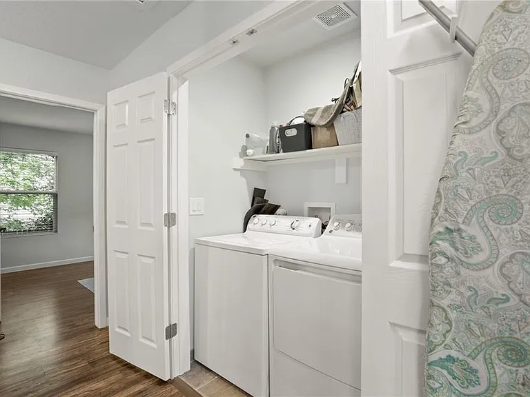 1801 Maple Ave — Photo 5