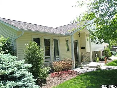 537 Maple Creek Dr photo 1