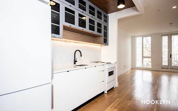 3rd image of 195 Sullivan Pl #4RF