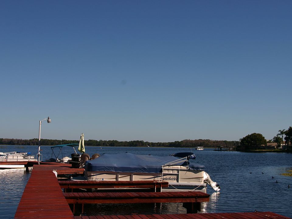 Waterfront Community on Lake