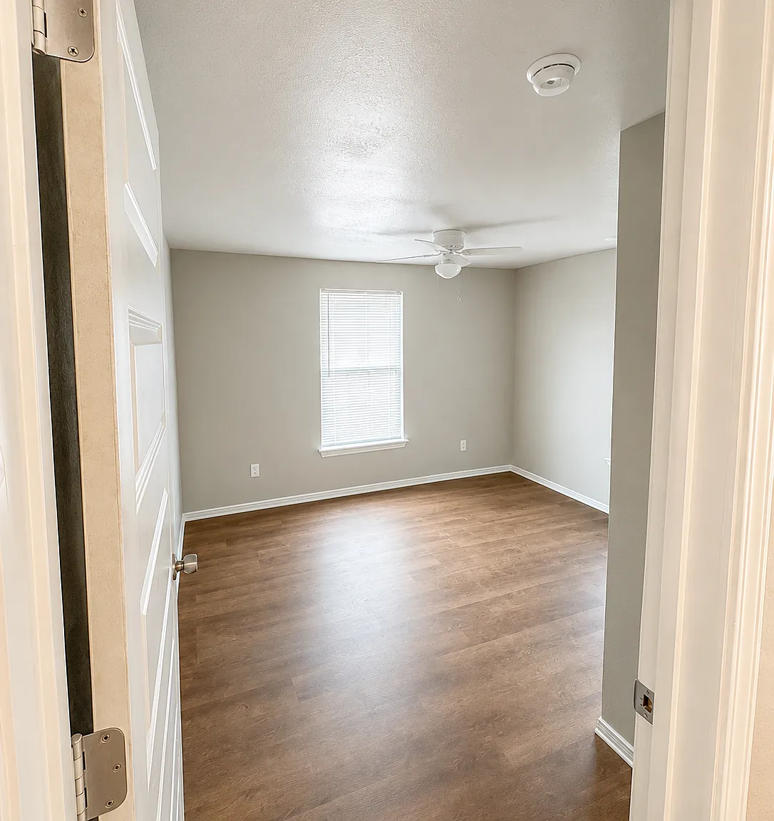 221 Pettit St SW — Photo 3