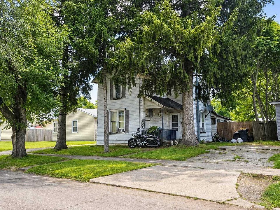 1st image of 242 N Grand Ave