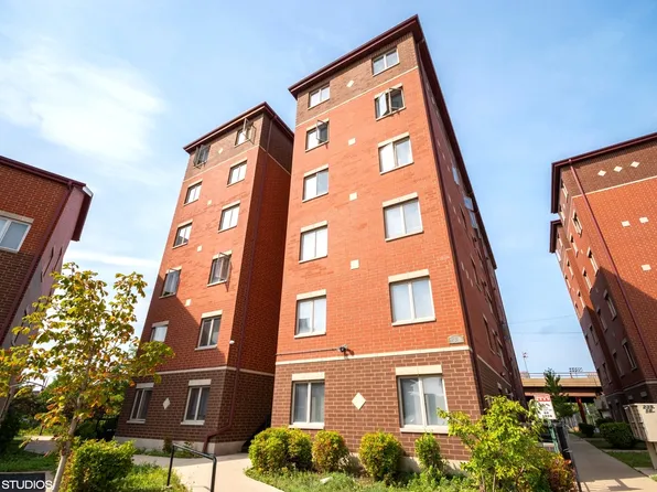 239 W 18th St APT 2D, Chicago, IL 60616