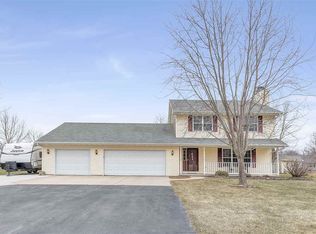 3124 Woodland Reserve Ln, Green Bay, WI 54313