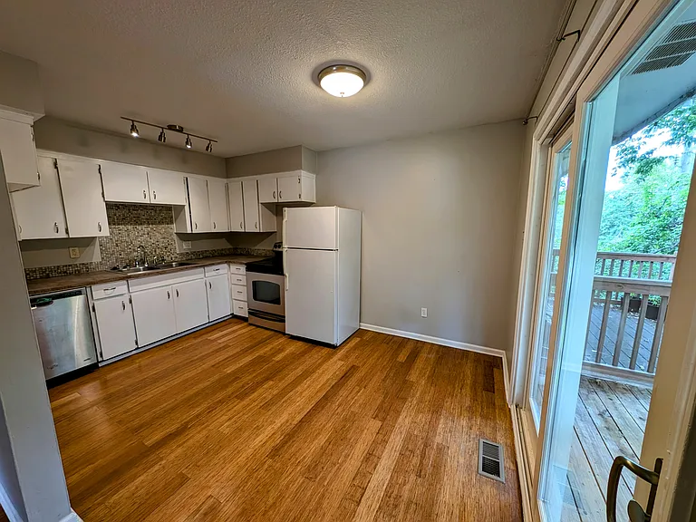 3518 State Line Rd — Photo 20