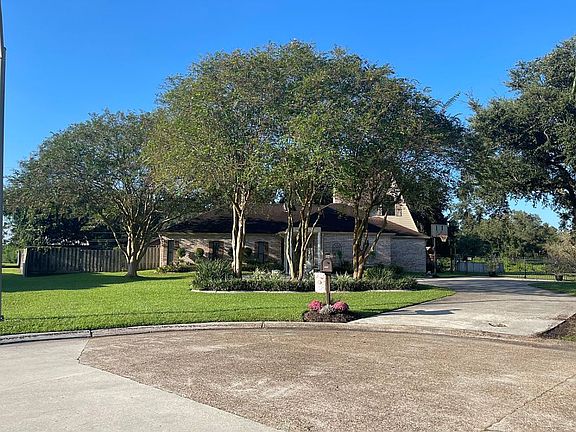 2nd image of 117 Victoria Dr