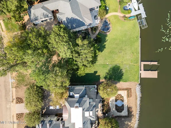 143 Overlook Pointe Dr, Ridgeland, MS 39157