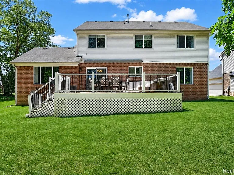 2825 Long Meadow Ln — Photo 35