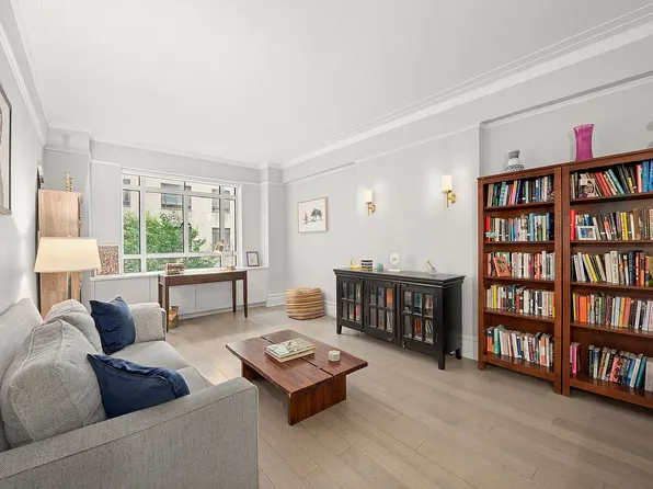 25 Central Park W APT 2W, New York, NY 10023