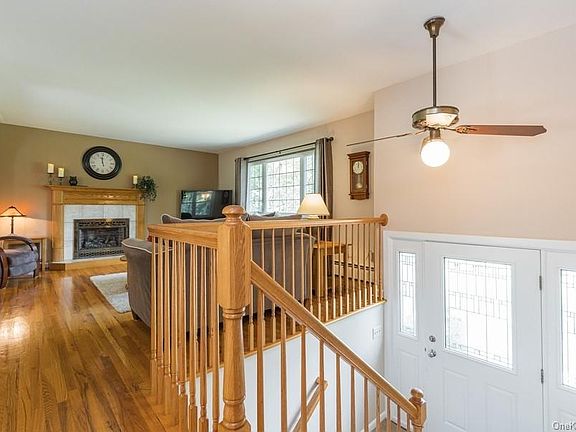 2nd image of 18 Nancy Dr