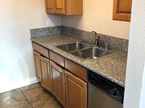 3rd image of 4230 52nd St Unit 19