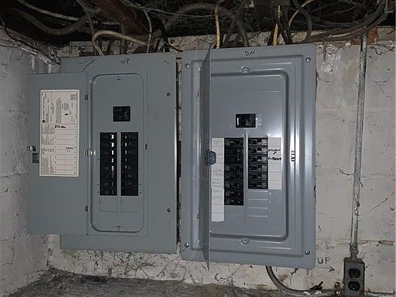 4th image of 2621 E 122nd St