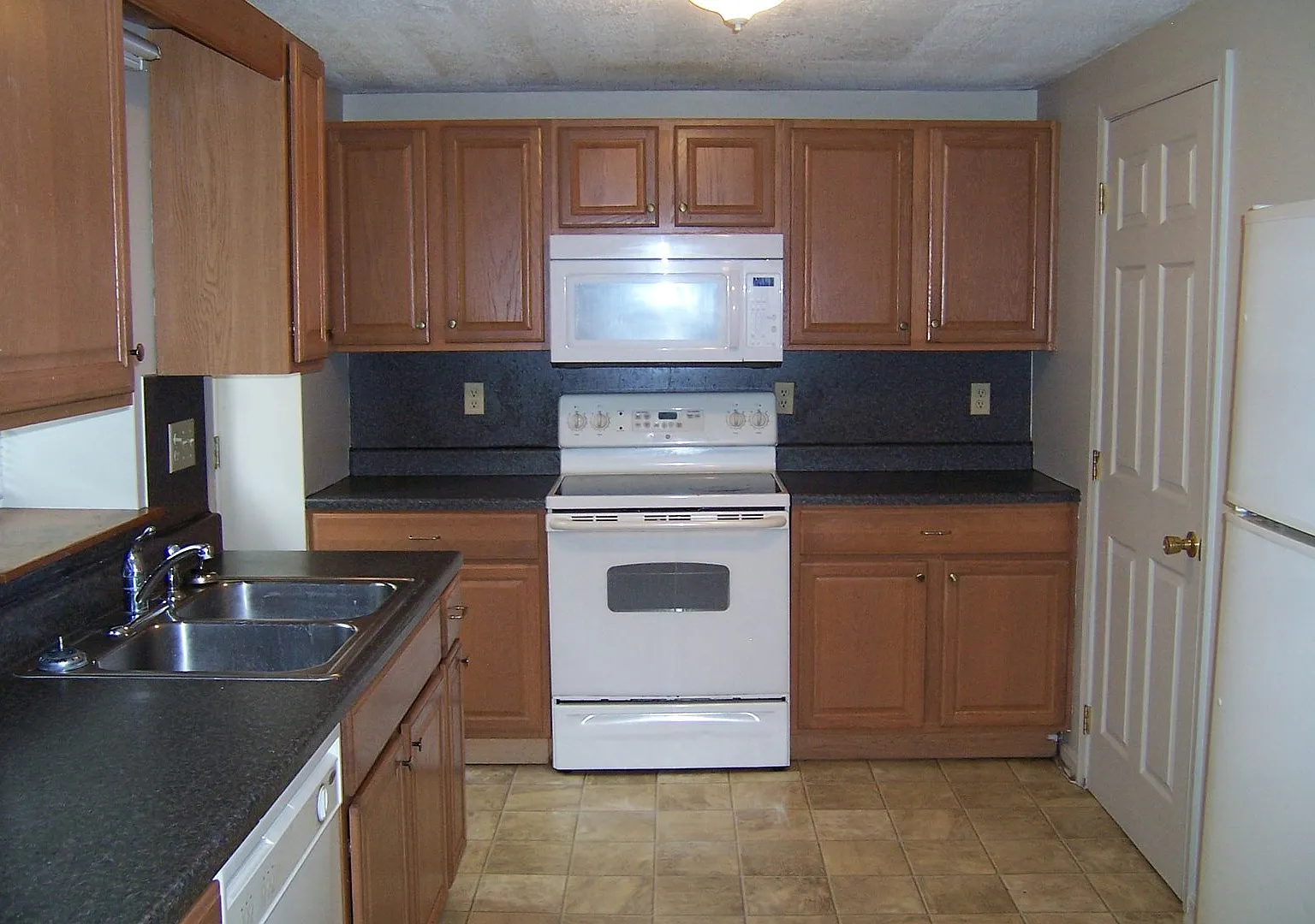 Lovely Duplex Home — Photo 3