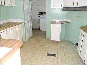 5th image of 4076 Scottsdale Ave