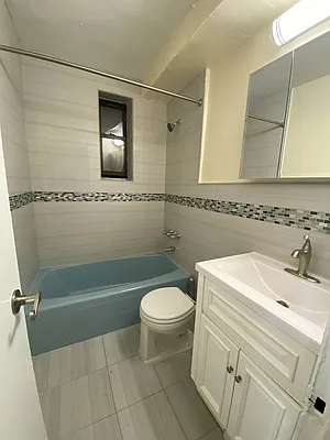 Rented by City Prime Commercial Realty  | media 5