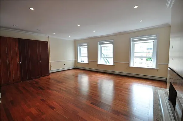 Rented by Mark David | media 21