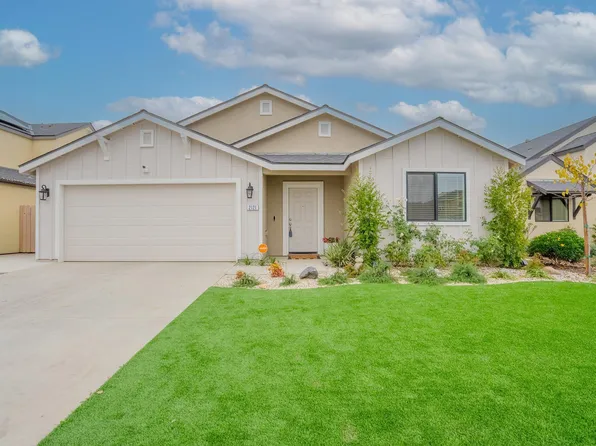 2121 E Oak Avenue, Visalia, CA 93292