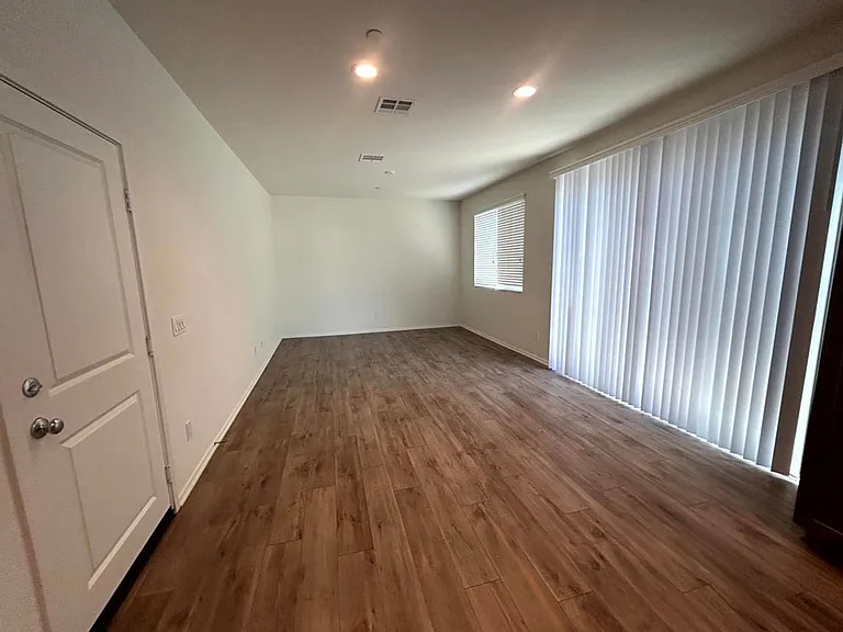 295 Fuerte Dr — Photo 4