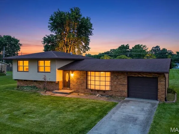 7 Draco Dr, Freeburg, IL 62243