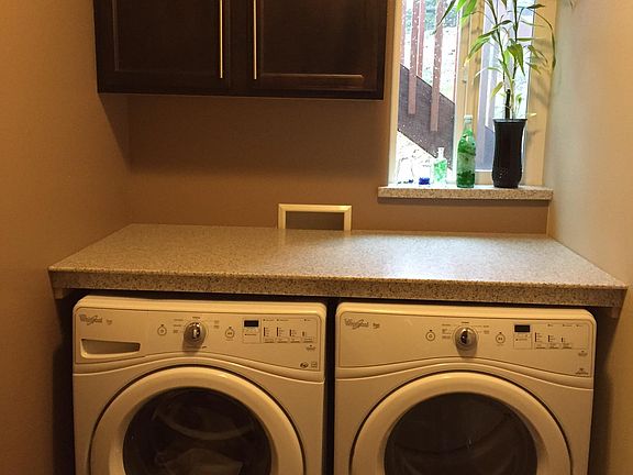 Solid Countertop 