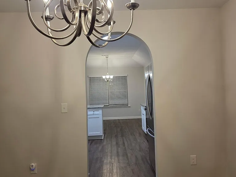 745 Park Ln — Photo 7