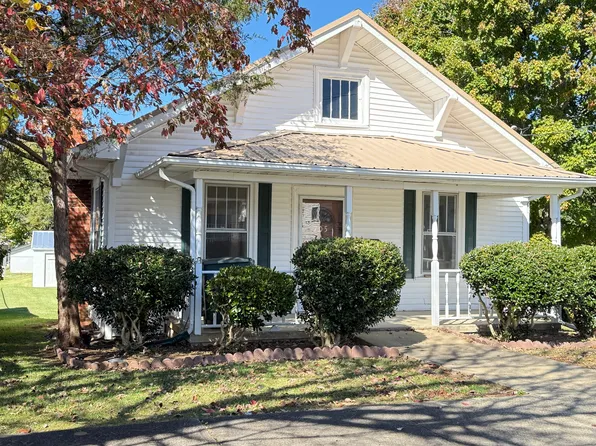 705 Tipton St, Elizabethton, TN 37643