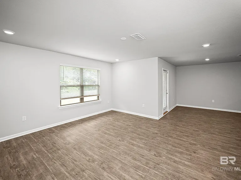 1481 Majesty Loop — Photo 6