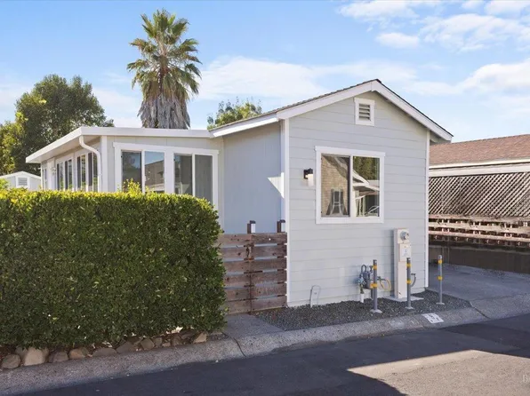 5 Laredo Street, Rohnert Park, CA 94928