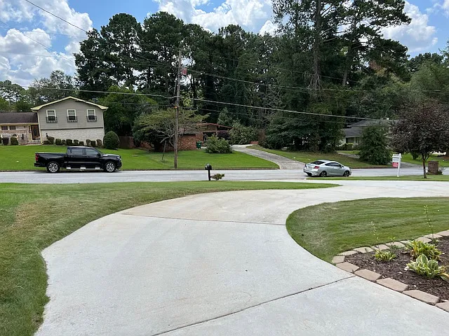 3 bed, 2000 sqft, $2,000 — Photo 2