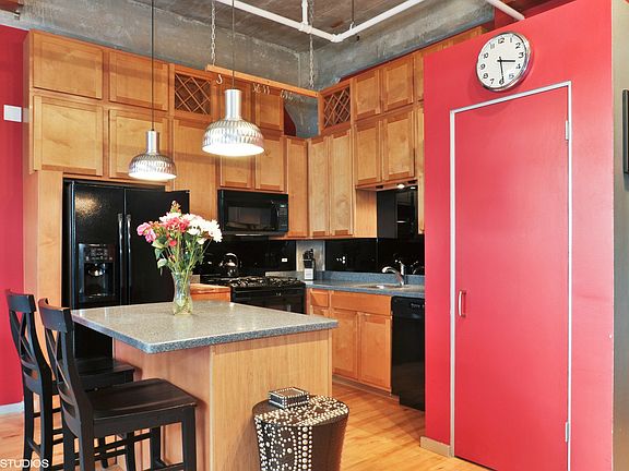 4th image of 1528 S Wabash Ave APT 404