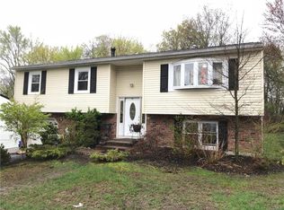 60 Spring Brook Rd, Nanuet, NY 10954