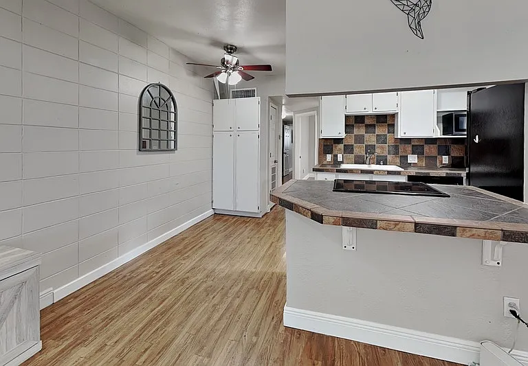 313 S Lawsona Blvd — Photo 5