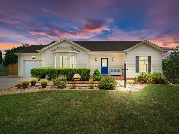 1811 Hunt Ln, Pleasant View, TN 37146