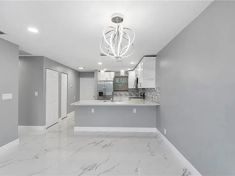 11477 NW 39th Ct #305-1 — Photo 2