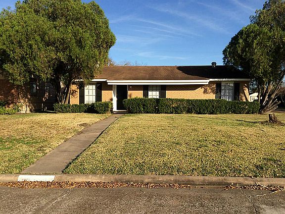 2nd image of 10923 Carlton Dr