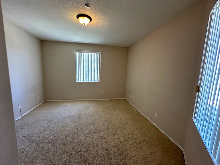 932 Torrey Pines Pl — Photo 9