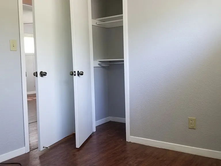 6311 E 148th Ter — Photo 12