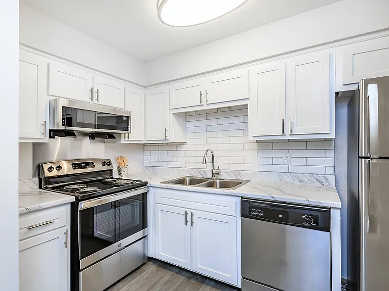 Chase Cove Apartments — Photo 71