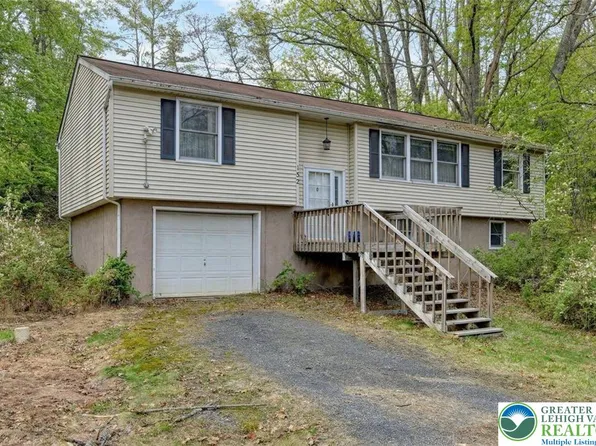 2165 Woodchuck Ln, East Stroudsburg, PA 18302