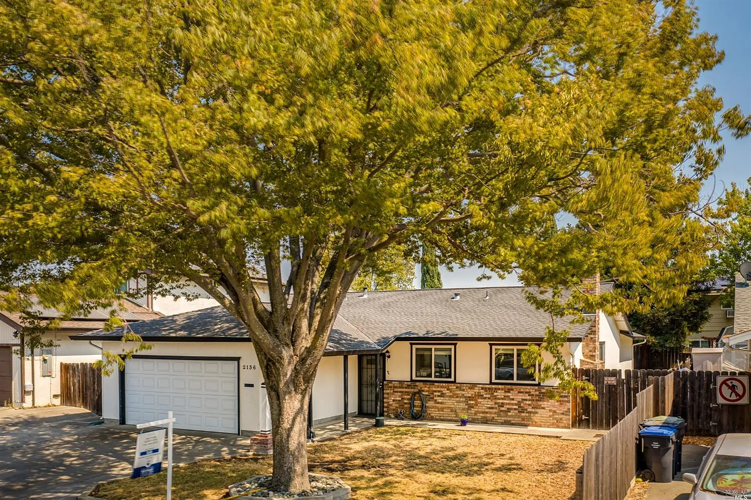 2136 Falcon Dr photo 1