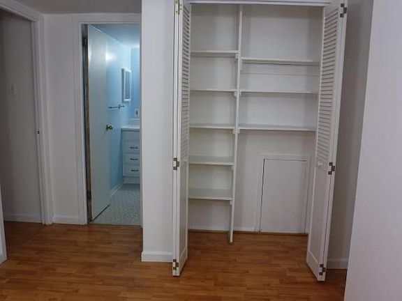 4th image of 2605 Huntington Ave